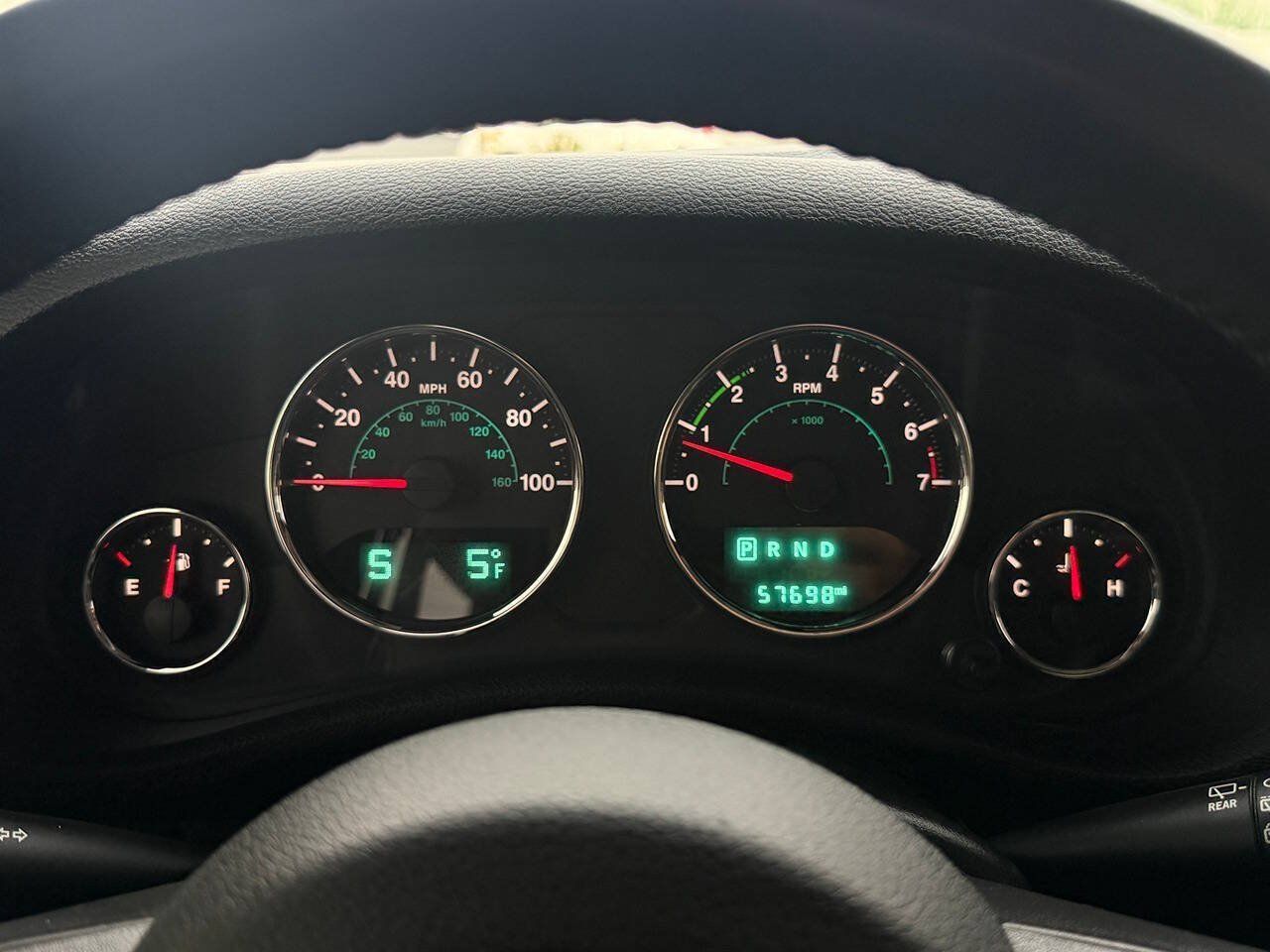Used 2018 Jeep Wrangler Unlimited Sahara w/ Connectivity Group AWD/4WD image 33