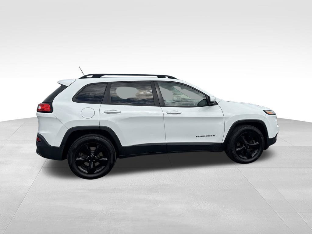 Used 2015 Jeep Cherokee Latitude w/ Cold Weather Group AWD/4WD image 8