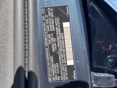 Certified 2025 Volvo XC90 B6 Plus AWD/4WD image 28