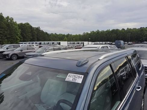 Used 2025 Chevrolet Suburban Premier w/ Sun And Tow Package RWD image 2