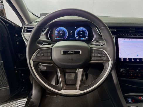 Used 2023 Jeep Grand Cherokee L Limited w/ Trailer Tow Group (B) image 12