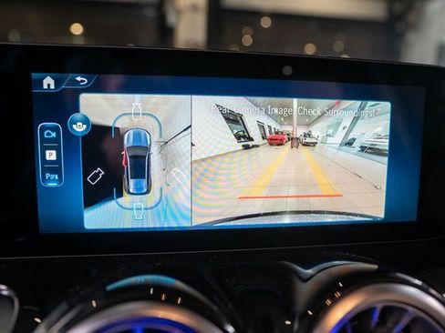 New 2026 Mercedes-Benz GLB 250 4MATIC image 23