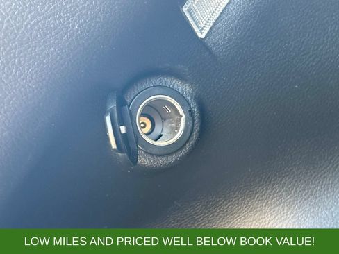 Used 2018 Jeep Compass Latitude w/ Cold Weather Group AWD/4WD image 12
