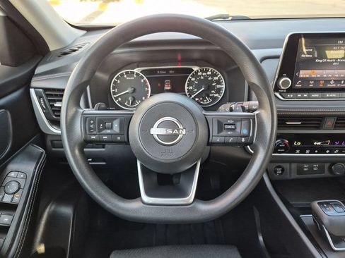 Used 2024 Nissan Rogue SV FWD image 19