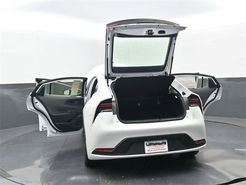 New 2026 Toyota Prius LE image 33