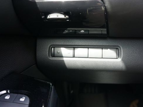 Used 2022 Nissan Pathfinder SV FWD image 5