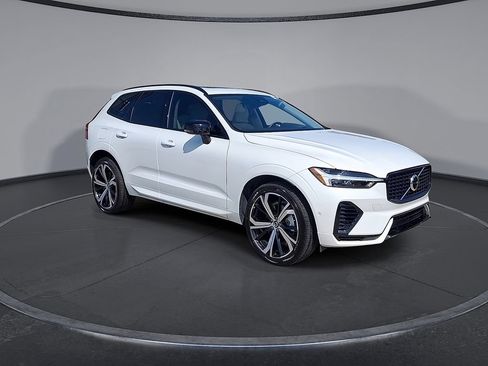 Used 2023 Volvo XC60 T8 Ultimate w/ Protection Package AWD/4WD image 5