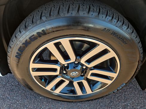 Used 2022 Toyota 4Runner Limited image 12