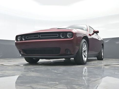 Used 2020 Dodge Challenger SXT image 32