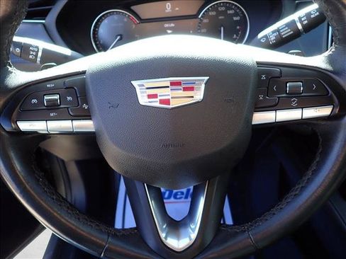 Used 2023 Cadillac XT4 Premium Luxury image 17