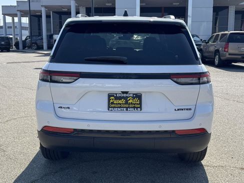 New 2025 Jeep Grand Cherokee Limited w/ Black Appearance Package AWD/4WD image 5