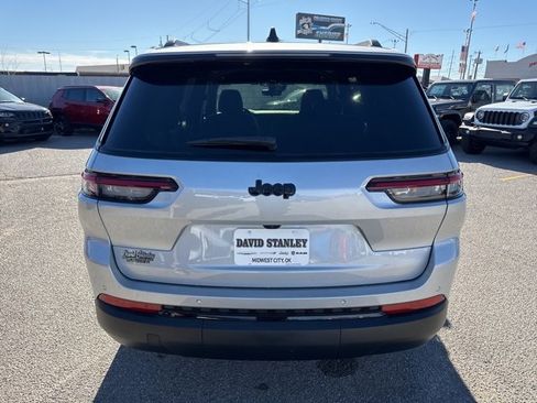 New 2025 Jeep Grand Cherokee L Laredo image 5