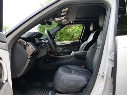 Used 2026 Land Rover Range Rover Sport SE AWD/4WD image 32