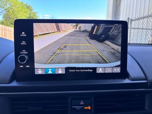 Used 2025 Honda Pilot Touring image 29