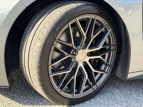 Used 2022 Chevrolet Corvette Stingray Premium Conv w/ Z51 Performance Package image 17