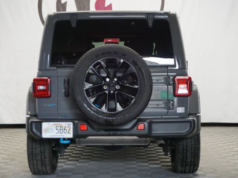 Used 2022 Jeep Wrangler Unlimited Sahara image 6