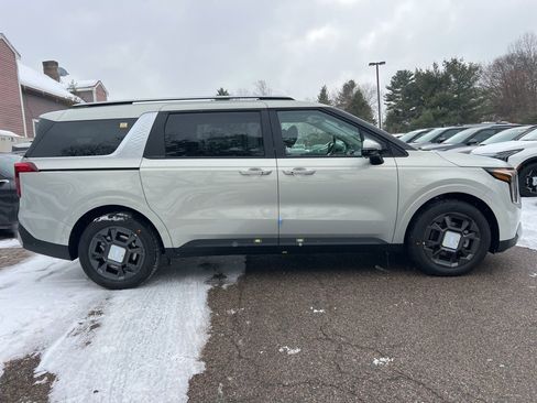 New 2026 Kia Carnival EX image 4