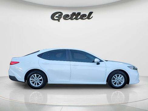 Certified 2025 Toyota Camry LE image 4