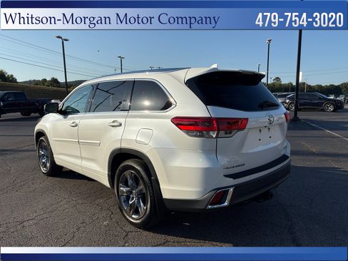 Used 2017 Toyota Highlander Limited Platinum FWD image 7