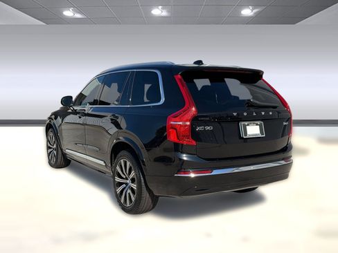 Certified 2023 Volvo XC90 B6 Plus AWD/4WD image 3