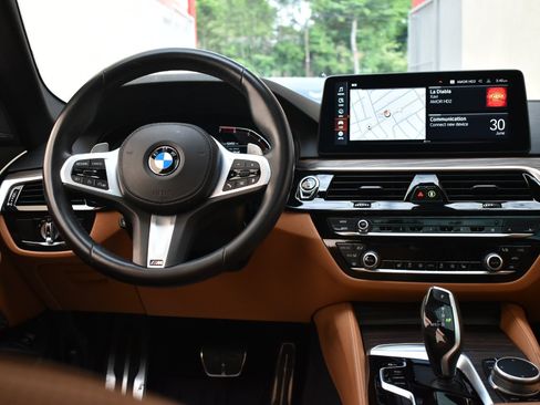 Used 2021 BMW 530i w/ M Sport Package RWD image 22