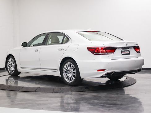 Used 2014 Lexus LS 460 L RWD image 3