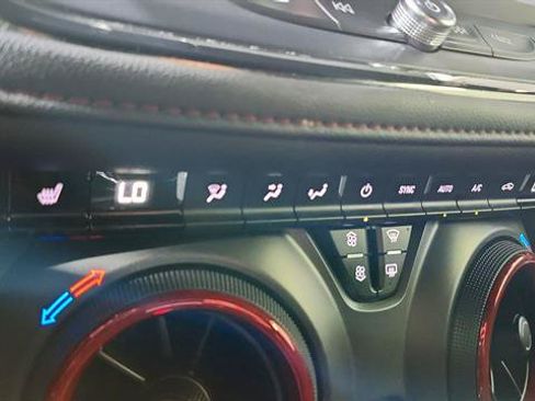 Used 2025 Chevrolet Blazer RS FWD image 18