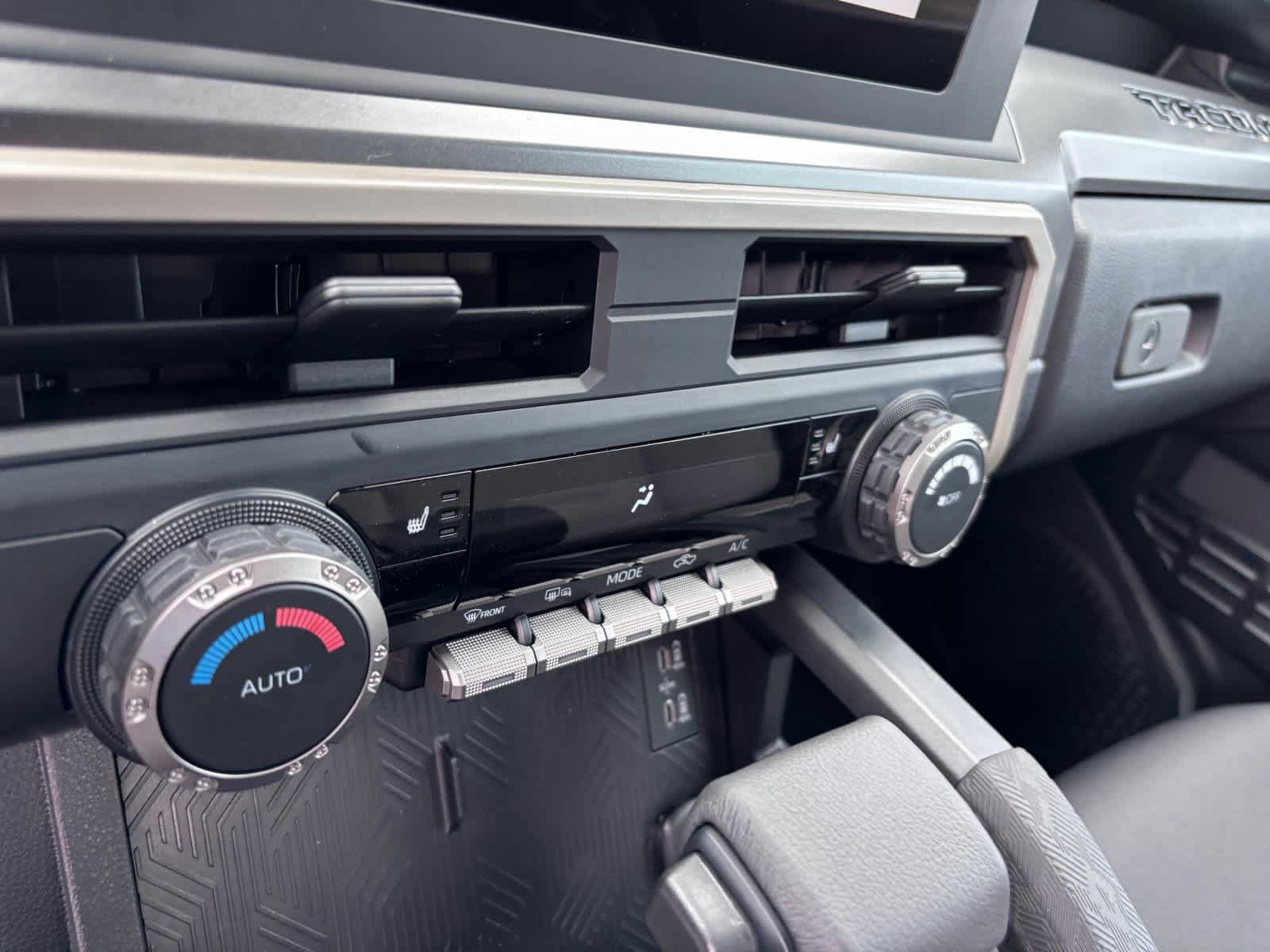 Used 2026 Toyota Tacoma TRD Sport AWD/4WD image 28