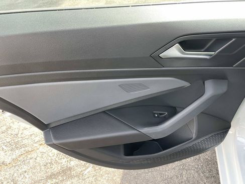 New 2026 Volkswagen Jetta SE FWD image 24