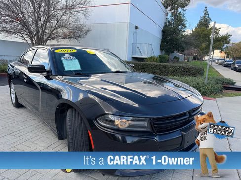 Used 2019 Dodge Charger SXT image 14