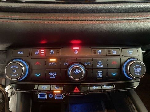 Used 2025 Dodge Durango R/T AWD/4WD image 35