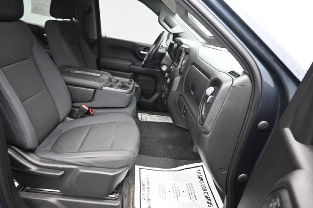 Used 2019 Chevrolet Silverado 1500 Custom Trail Boss w/ Custom Convenience Package AWD/4WD image 7