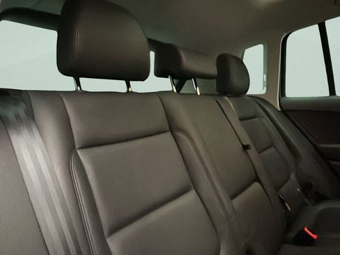 Used 2016 Volkswagen Tiguan SEL AWD/4WD image 19