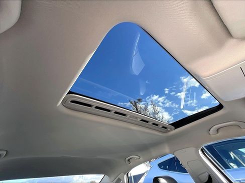 Used 2017 Volkswagen Passat 1.8T SEL Premium image 20