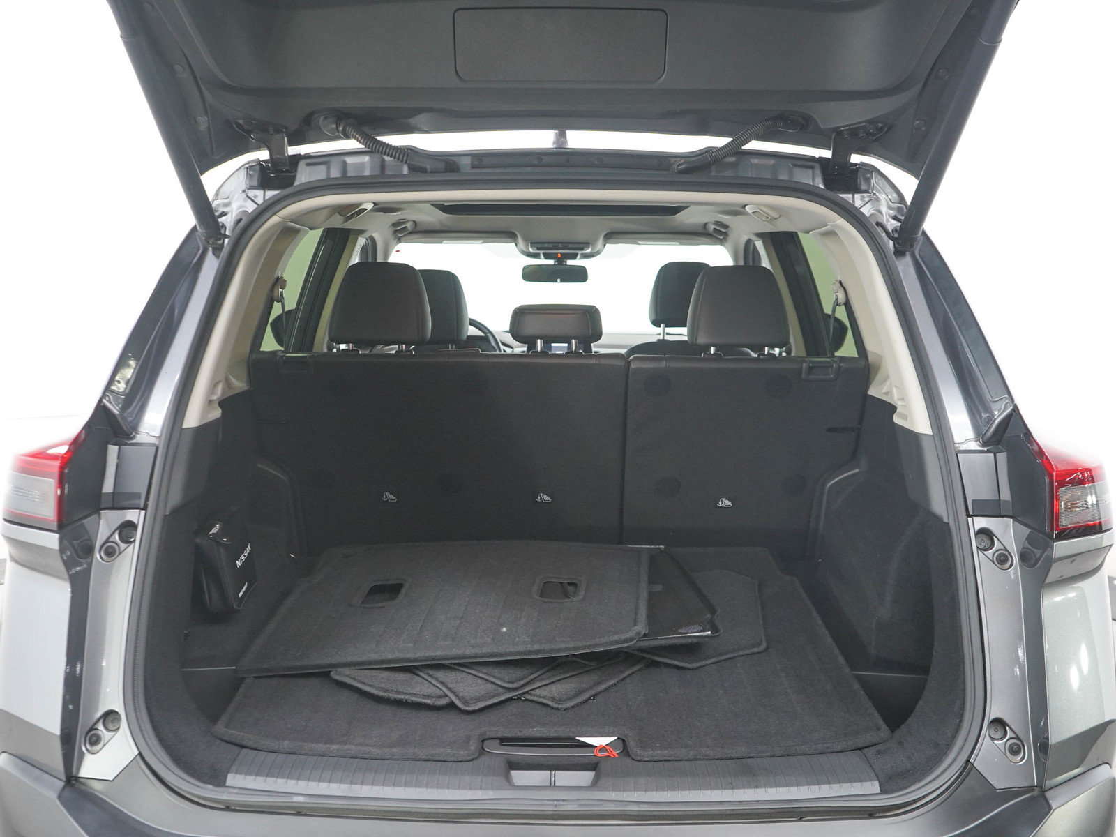 Used 2023 Nissan Rogue SV w/ SV Premium B Package AWD/4WD image 16