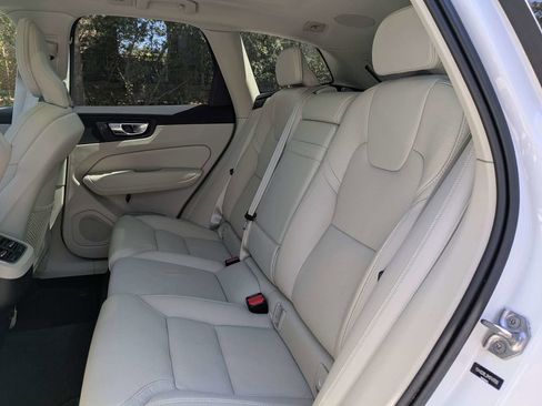 Used 2021 Volvo XC60 T5 Inscription w/ Climate Package image 15