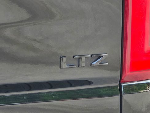 Used 2022 Chevrolet Silverado 2500 LTZ w/ LTZ Plus Package AWD/4WD image 45