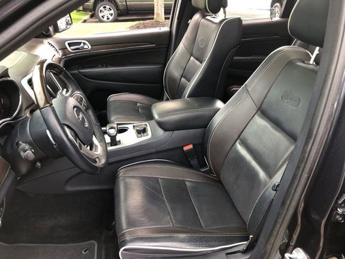 Used 2014 Jeep Grand Cherokee Overland w/ Advanced Technology Group AWD/4WD image 25