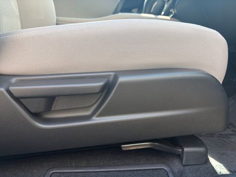 Used 2018 Honda HR-V EX image 30