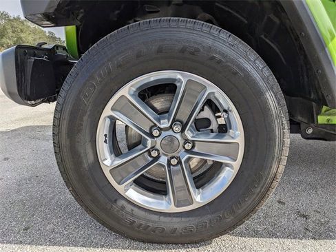 Used 2019 Jeep Wrangler Unlimited Sahara image 10