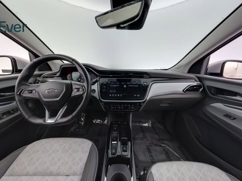 Used 2023 Chevrolet Bolt EUV Premier FWD image 25