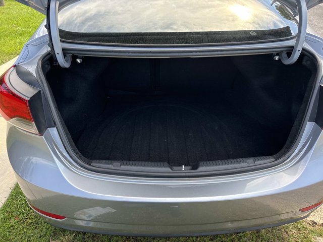 Used 2015 Hyundai Elantra SE w/ Option Group 02 FWD image 8