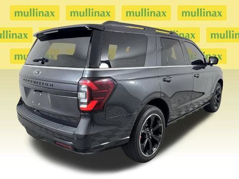 Certified 2023 Ford Expedition Limited image 4