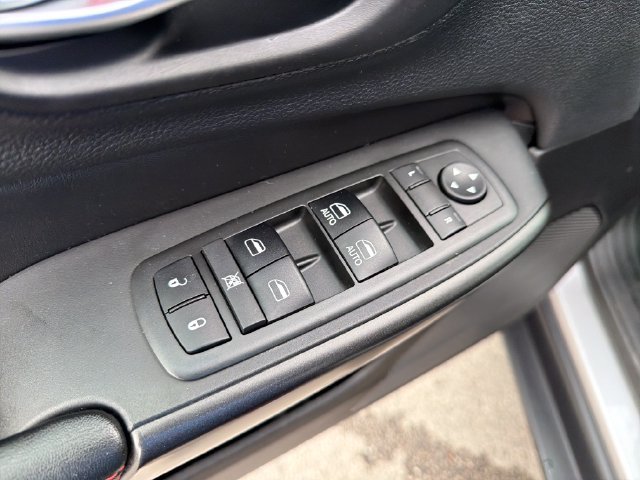 Used 2019 Jeep Cherokee Trailhawk AWD/4WD image 18