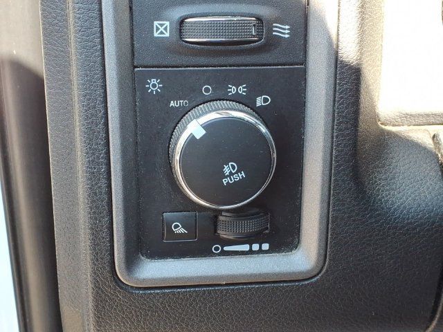 Used 2017 RAM 1500 Express AWD/4WD image 22