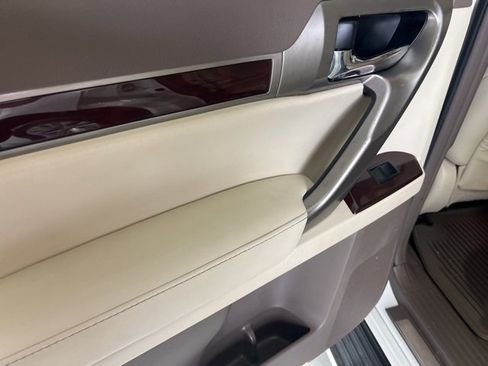 Used 2016 Lexus GX 460 image 30