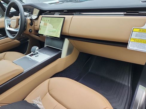 New 2026 Land Rover Range Rover Long Wheelbase SE AWD/4WD image 28