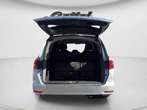 Used 2018 Honda Odyssey EX image 9