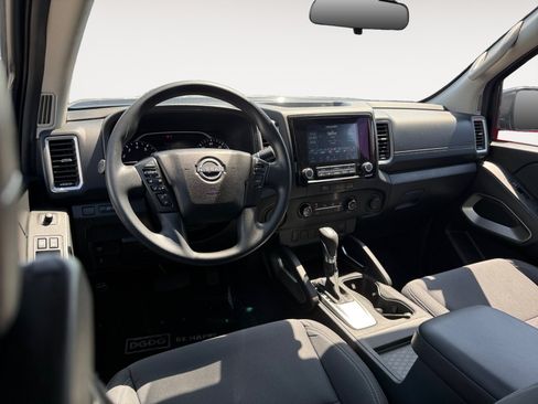 Used 2024 Nissan Frontier SV RWD image 15