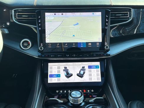 Used 2023 Jeep Grand Wagoneer Series III image 18